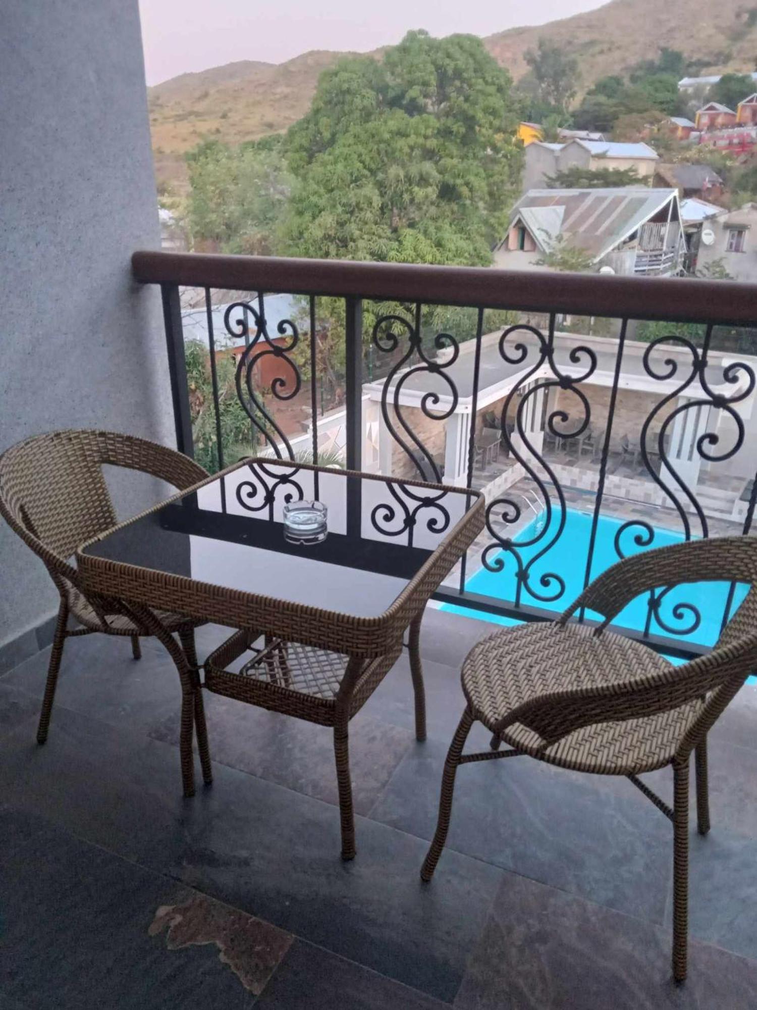 Soa Lia Hotel Miandrivazo Dış mekan fotoğraf